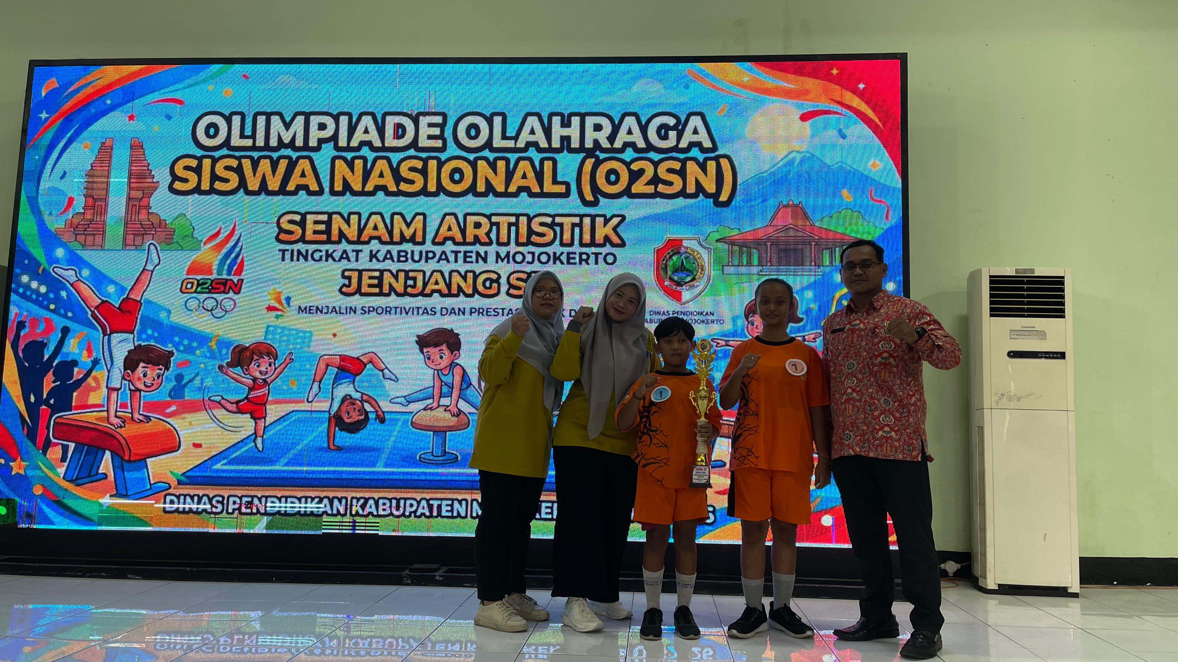 Kontingen Kecamatan Mojosari raih juara 1 putri dan juara 3 putra senam artistik O2SN Mojokerto 2026