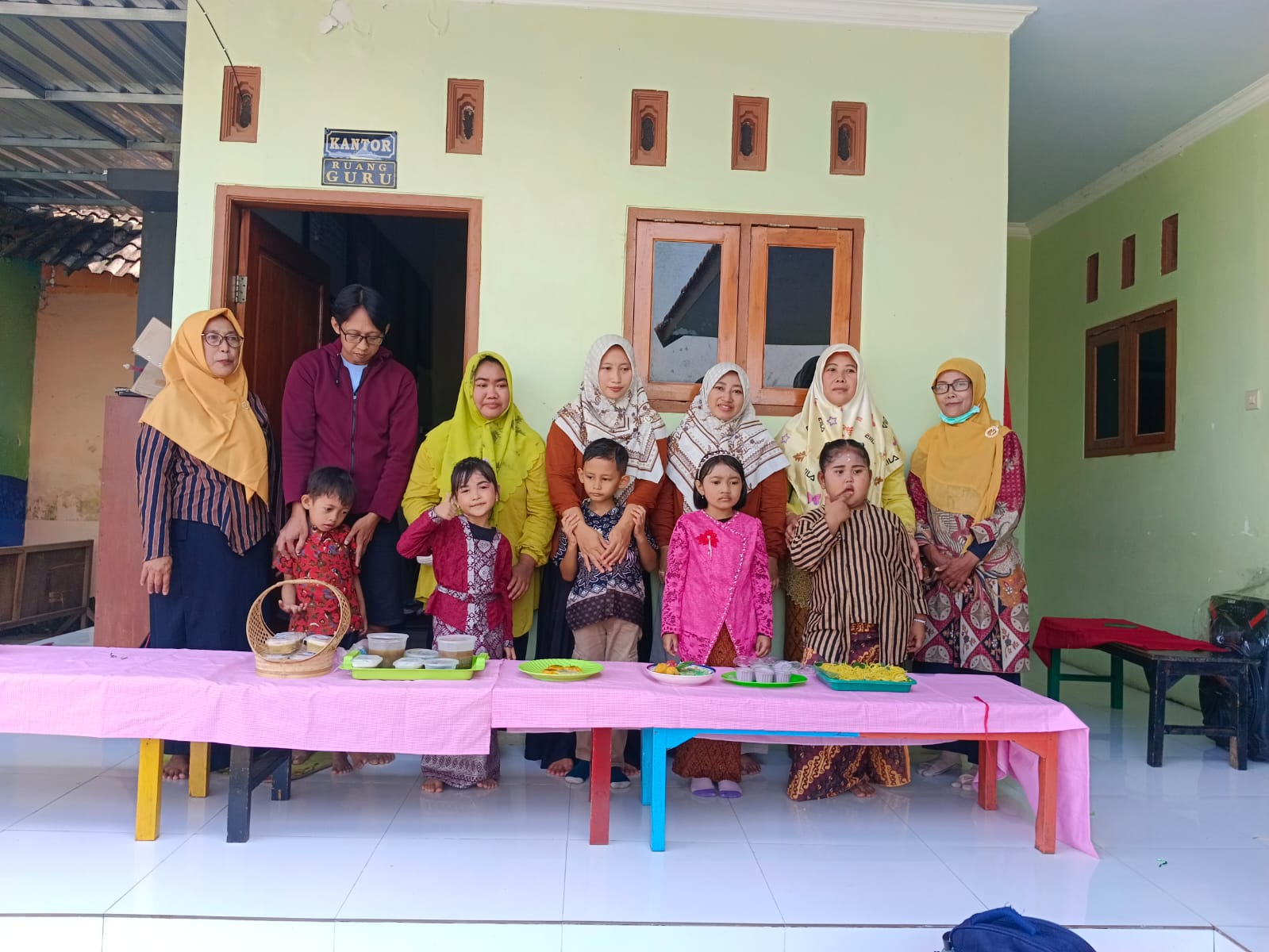 TK DARMA WANITA DESA KEPUHARUM KECAMATAN KUTOREJO PERINGATI HARI KARTINI 2026