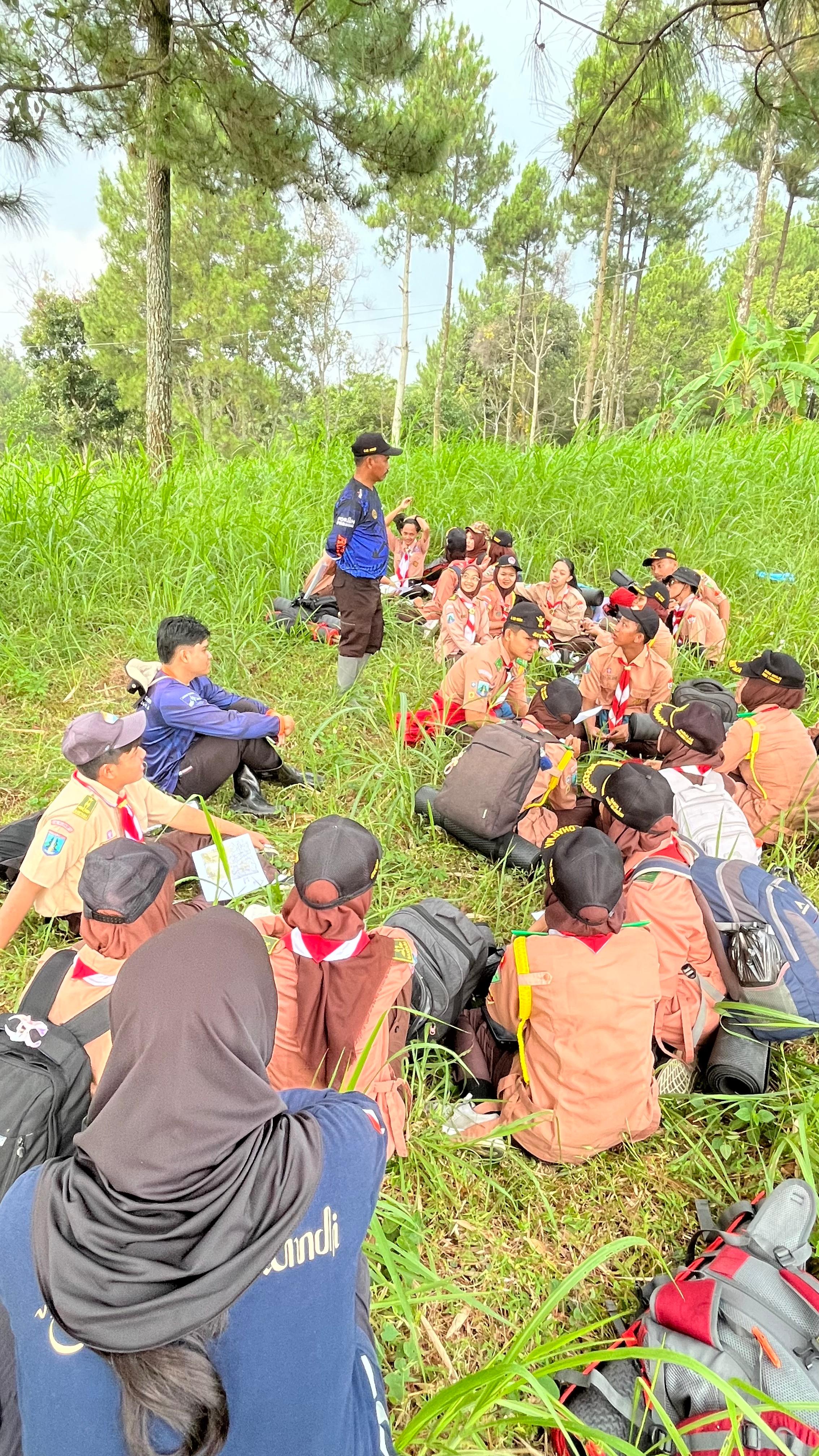 Brigade penolong 13.16 Kwarcab Pramuka Mojokerto gelar kegiatan tindak lanjut di Puthuk Sempu