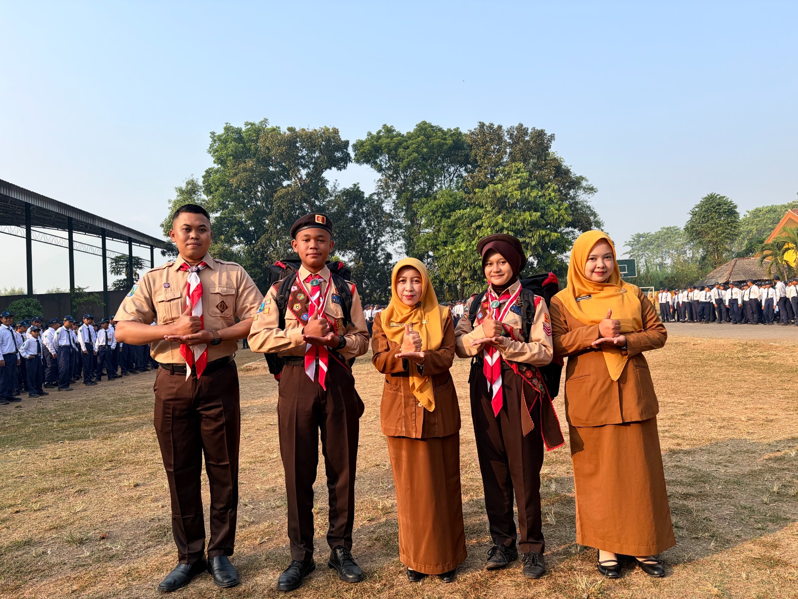 Duta Kebanggaan Gudep: Dua Perwakilan SMPN 1 Ngoro Dilepas Kepala Sekolah Sri Indahyan Menuju Jamnas XII Cibubur